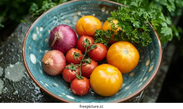 A bowl of tomatoes and shallots