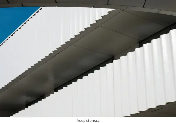 Modern Architecture with White Facade and Geometric Patterns