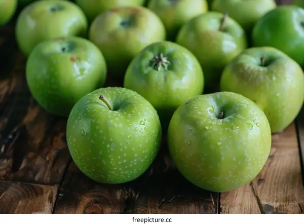 A mouthwatering assortment of crisp, organic Granny Smith apples