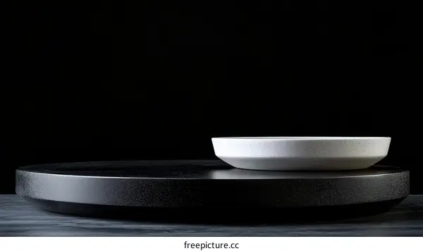Modern Minimalist Black and White Dish Display