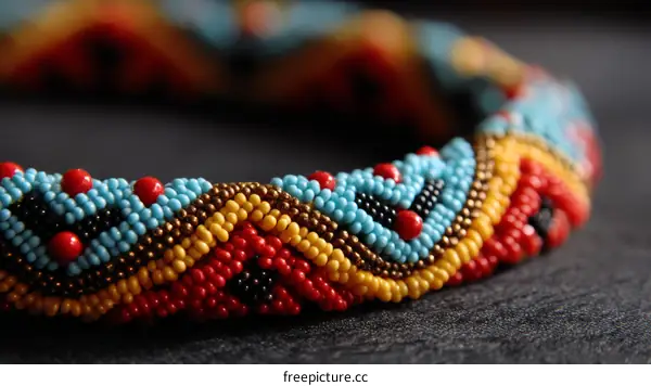 Beaded Necklace with Vibrant Colors and Geometric Patterns