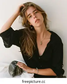 black shirt